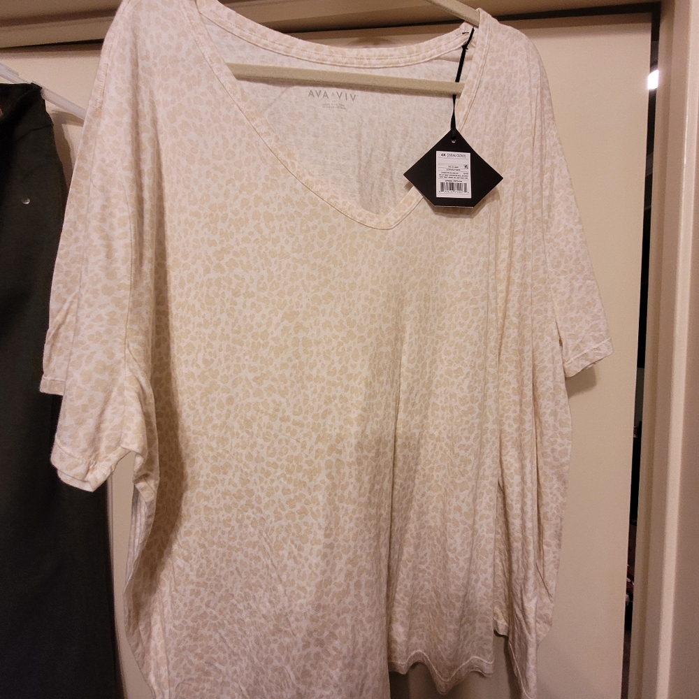 AVA & VIV new leopard print tshirt, NWT, size 4x